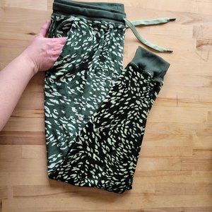 EUC - LLR L Green Cozy Jax Joggers